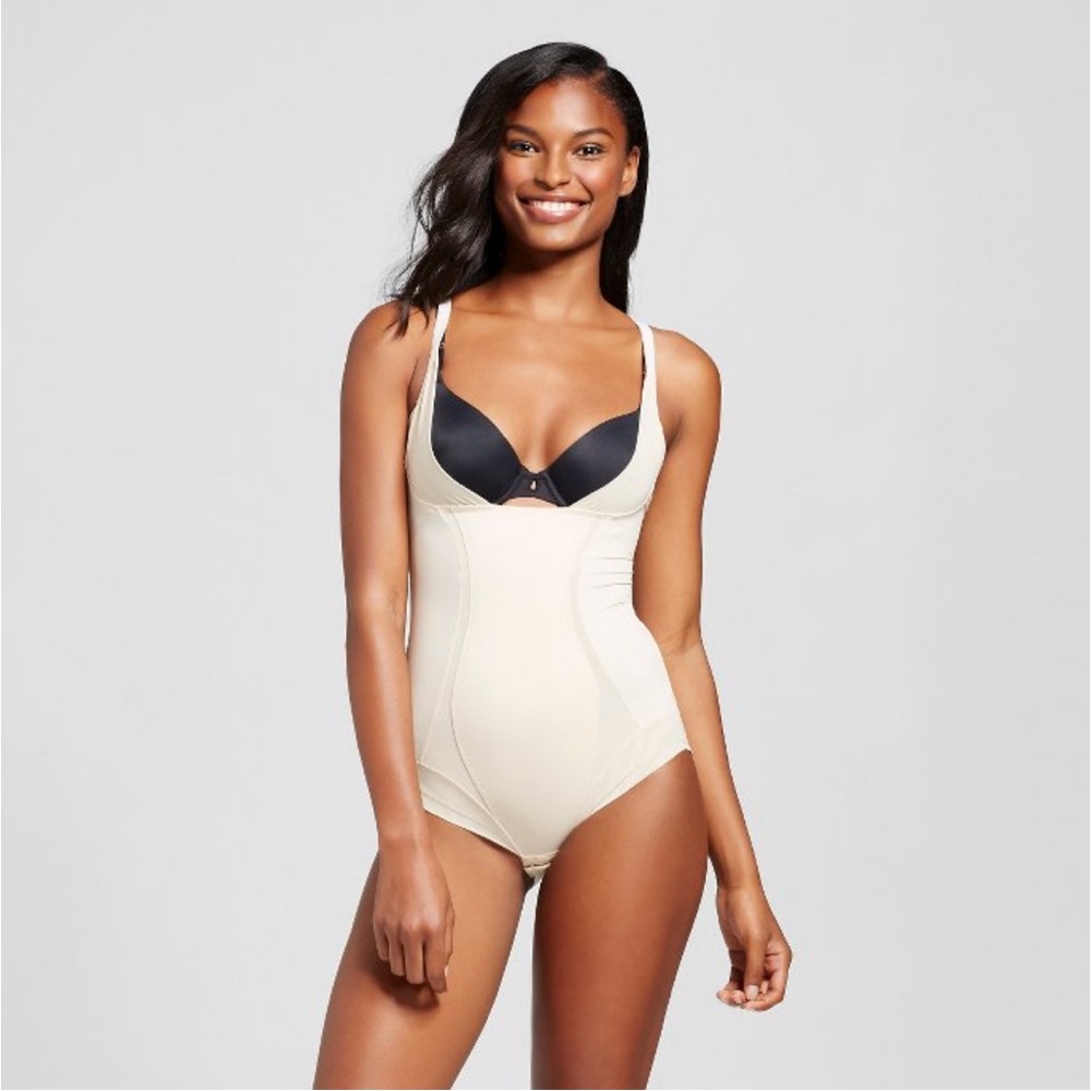 NWT! Maidenform Self Expressions Women's
Firm Foundations Bodysuit - Beige S